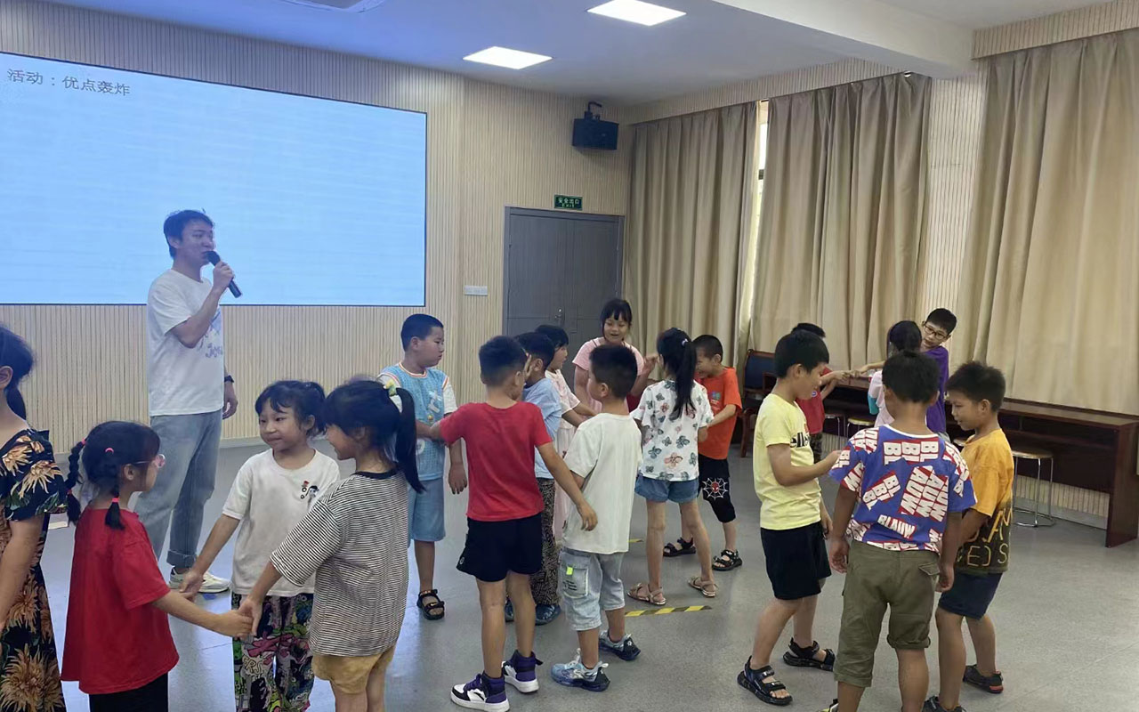 老边龙观乡中心学校